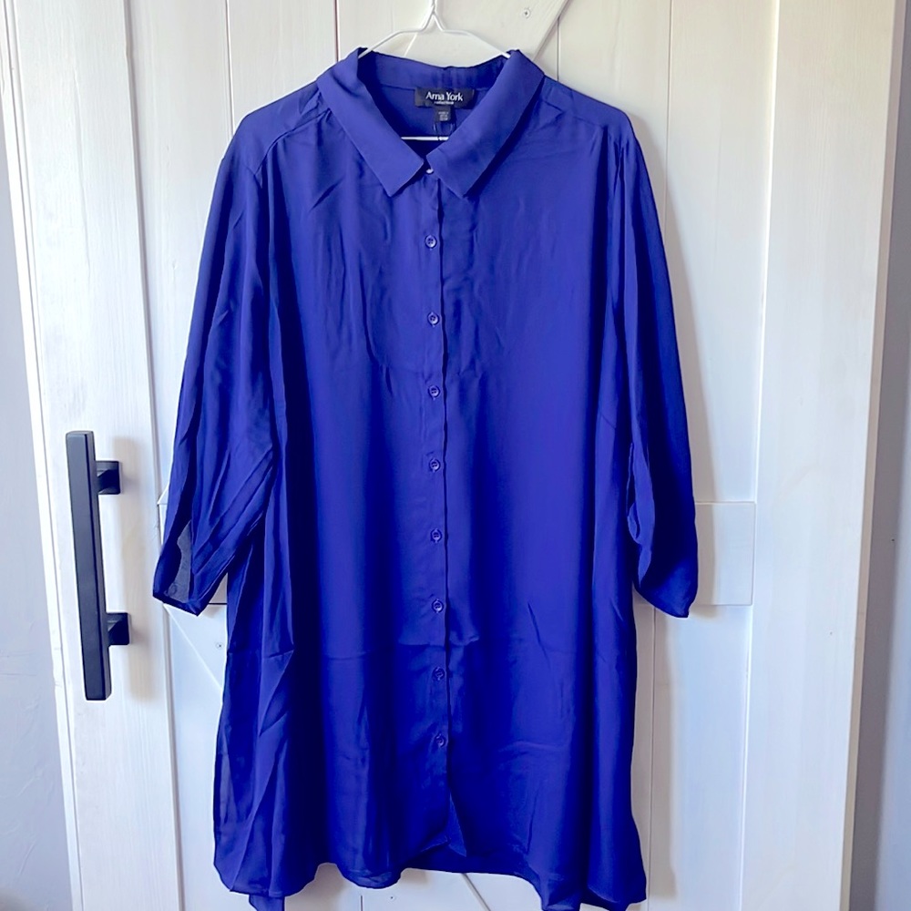 Arna York Collection Woman’s Blouse Color Blue New Tag Still On